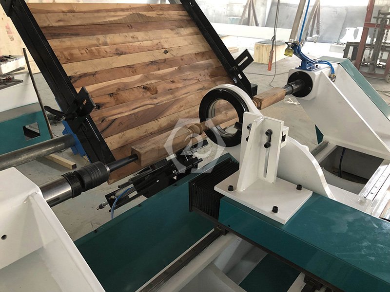 全自動(dòng)上下料木工車床