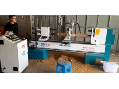  湖北 恩施土家族自治州客戶訂購的凌銳多功能一體雙軸雙雕加平雕 數(shù)控 木工 車床 